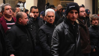 Сидеров поиска среща с набития полицай?