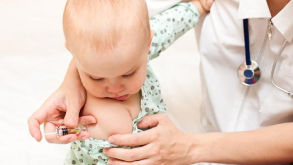 Опасни ли са бебешките ваксини?