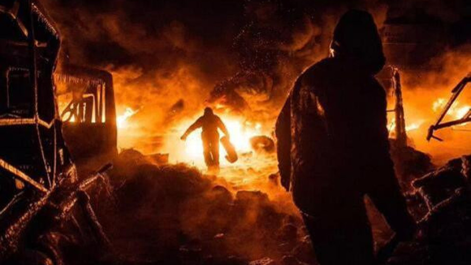 Размириците в Киев продължават! Обезглавиха мъж до Парламента!