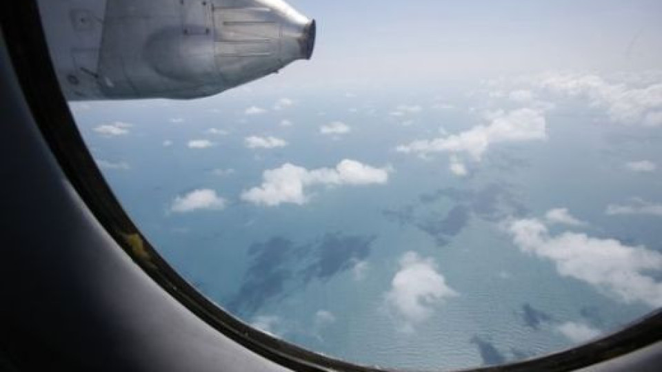 Ракета свалила изчезналия самолет в Малайзия?