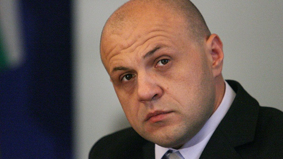 И Томислав Дончев изплува от скандалното тефтерче на Златанов