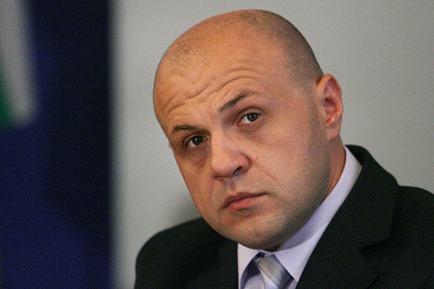 И Томислав Дончев изплува от скандалното тефтерче на Златанов
