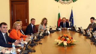 Правителството с реверанс към безработните младежи