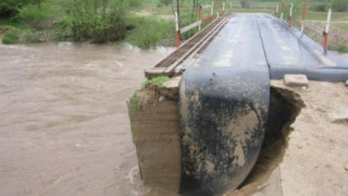 Дъждът потопи Карловско