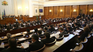Фирма достави отровна храна на парламента и президентството