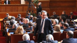 Турбуленция в кабинета Орешарски: Поне петима от министрите - аут