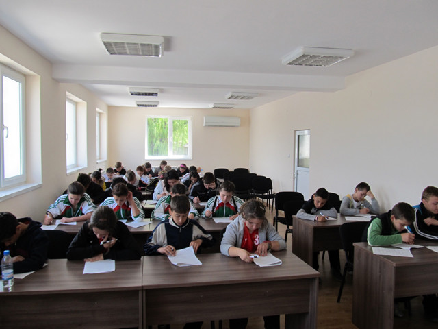 Успехът на гимназистите: 4.62 по български, 4.11 по математика