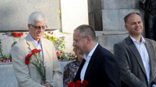 Румен Овчаров превзема БСП, Сергей Станишев е в паника