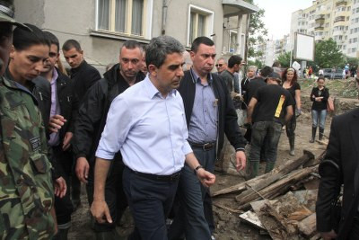 Бедстващите във Варна посрещнаха на нож Росен Плевнелиев