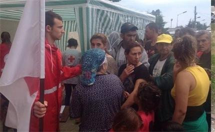 Бедстващите във Варна пред криза, роми с мерцедеси грабят помощите