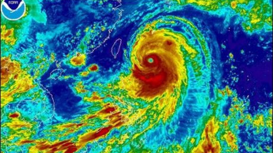 Супертайфун в Япония чупи рекорди по сила