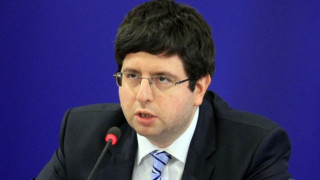 Грандиозен скандал се завихри около министър Петър Чобанов 