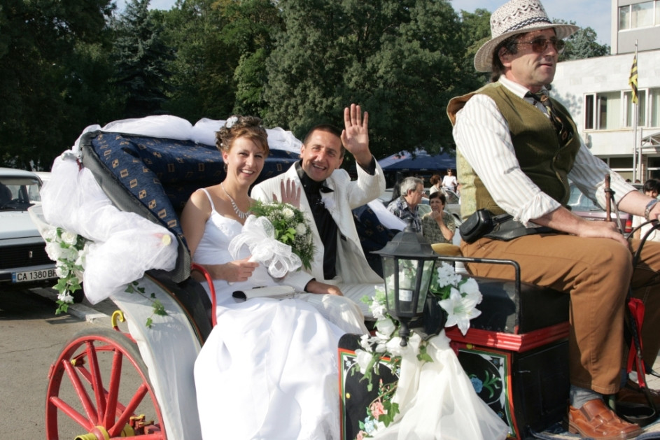 Каръшка сватба: Инцидент с младоженци на Мадарския конник!