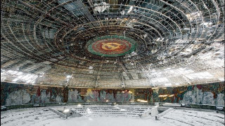Призраци от соца: Вижте Бузлуджа и Чернобил днес