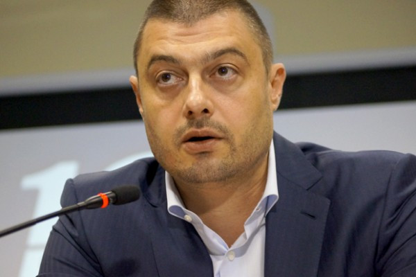 Николай Бареков с нова бомба за оставката на Пламен Орешарски
