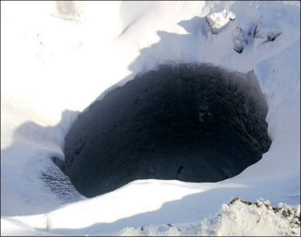Мистерията в Сибир продължава: Зейнаха нови кратери