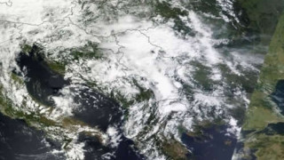 Циклон удари Балканите, чакат ни нови дъждове и валежи