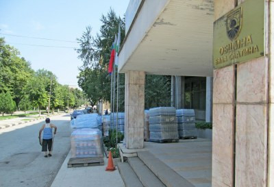 Срамота! Само по литър вода на бедстващите в Бяла Слатина