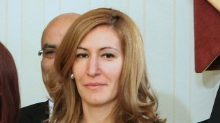 Възпитаничката на Харвард Николина Ангелкова пое транспорта, банкер ще движи икономиката