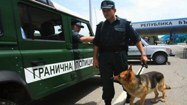 Скандални разкрития за Агенция "Митници"