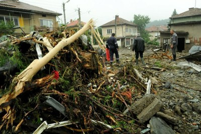 След наводнението в Берковица: Хора плачат, къщите под вода