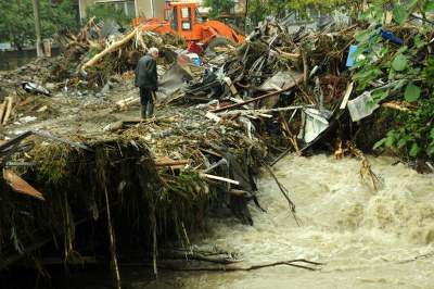 След наводнението в Берковица: Хора плачат, къщите под вода