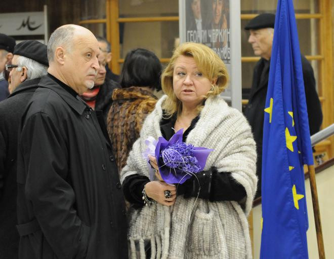 Драма: След 44 години брак Данчо Караджов се развежда?!