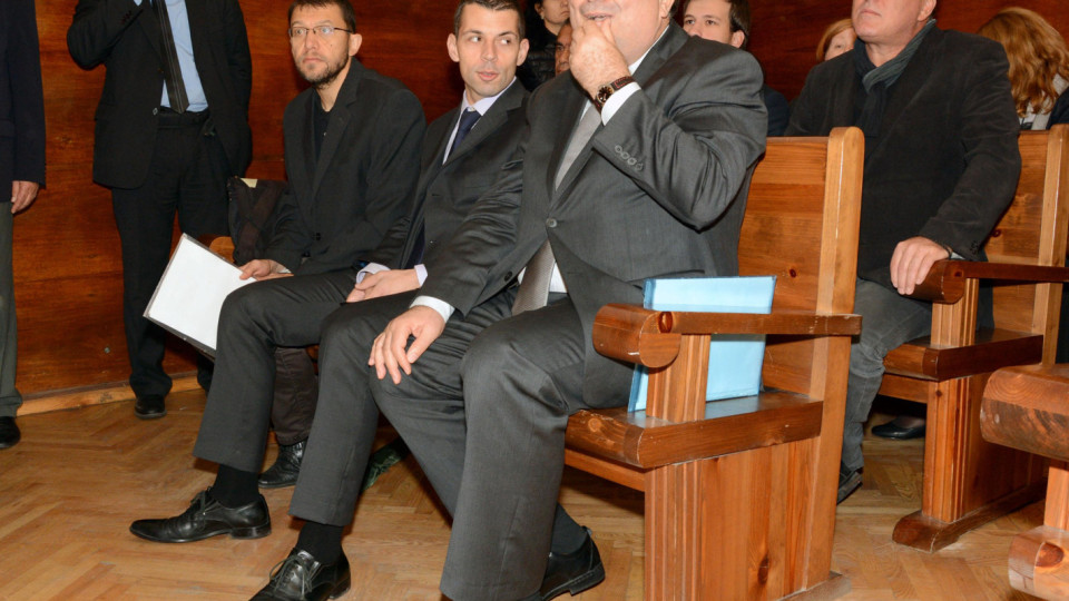 Премиерът Близнашки в съда заради делото за референдум 