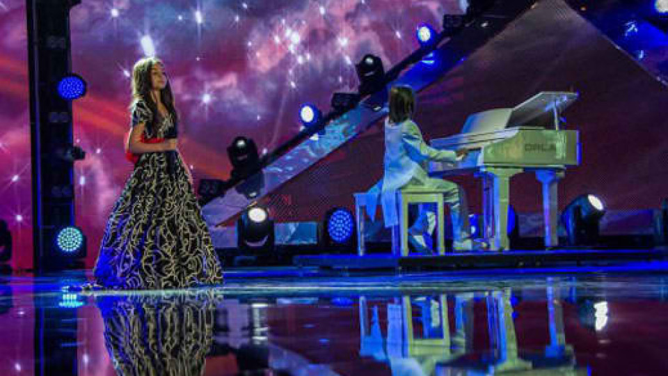 Крисия показа роклята за Евровизия