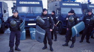 Напрежението в Дебелт се покачва. Жандармерията е на крак