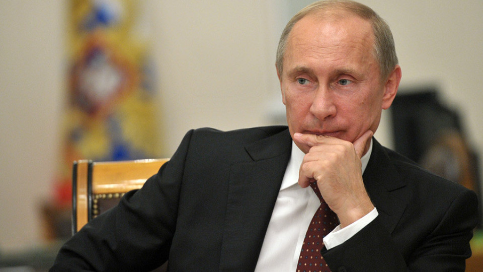 Владимир Путин сваля руското правителство!