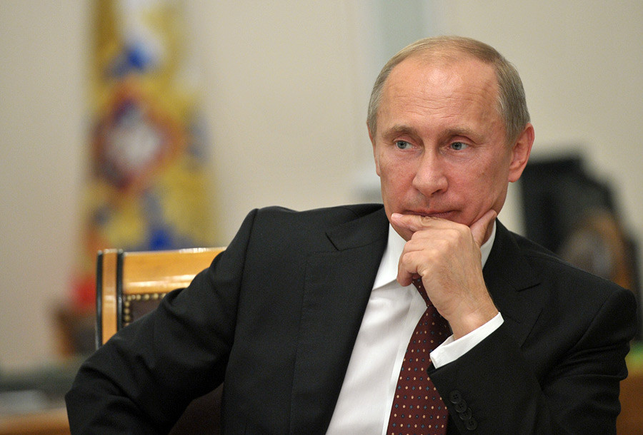 Владимир Путин сваля руското правителство!