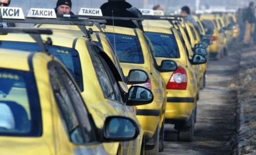 Нова измама на такситата: Ето как започнаха да ни лъжат!
