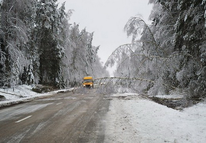 Ураганът Феликс отнесе Полша над 350 000 бедстват (Снимки)