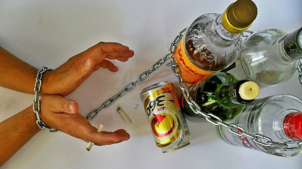 Има ли начин да се справим с алкохолната зависимост?