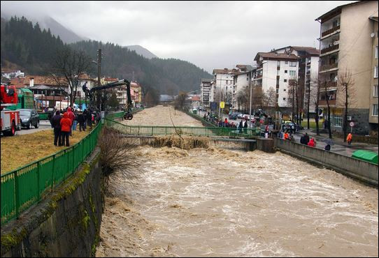 Водно бедствие в Смолян и Бургас (Дъждове потопиха България и Балканите)