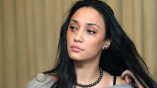 Мария Илиева се забрави, изнудва феновете за пари