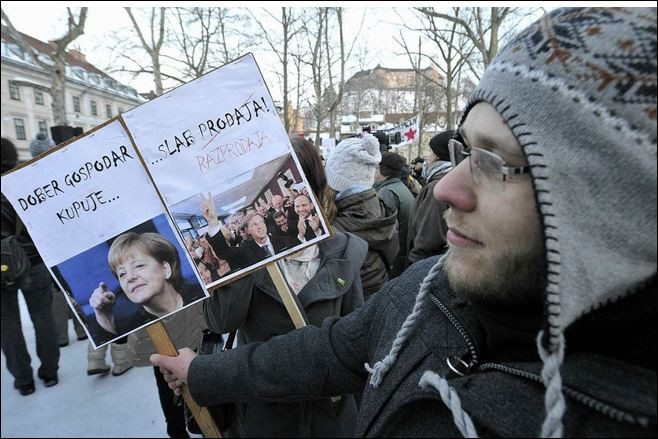 Протести в Словения срещу приватизацията: Държавата не се продава!
