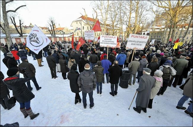 Протести в Словения срещу приватизацията: Държавата не се продава!