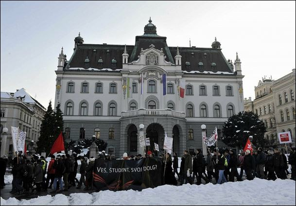 Протести в Словения срещу приватизацията: Държавата не се продава!
