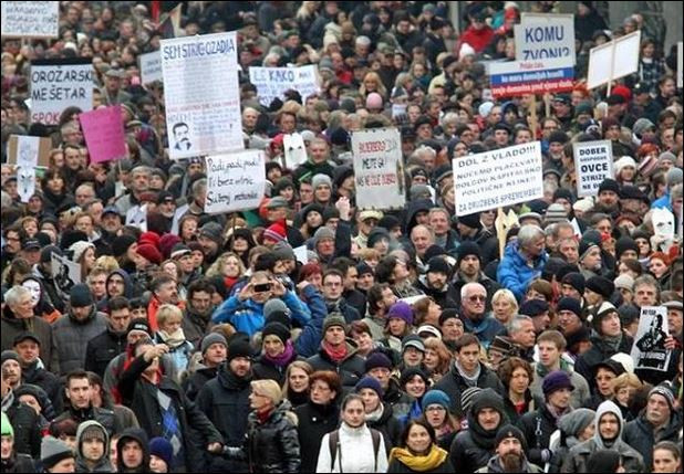 Протести в Словения срещу приватизацията: Държавата не се продава!