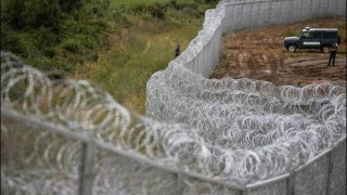 Ограбени илюзии! Хиляди бягат от Косово: Ядем пръст, не храна