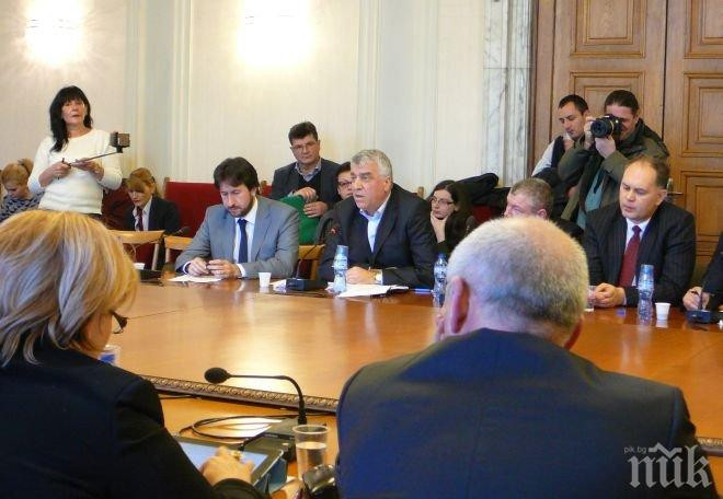 Румен Гечев спретна луд скандал в парламента