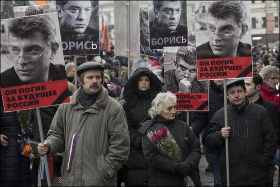 60 хиляди изпратиха Борис Немцов (Масови арести на шествието)