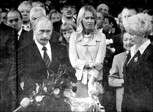 Кръщелницата на Путин Ксения Собчак заплашена със смърт!