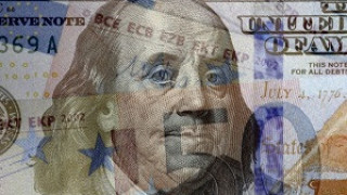 Валутни войни: Кой клати долара и еврото?