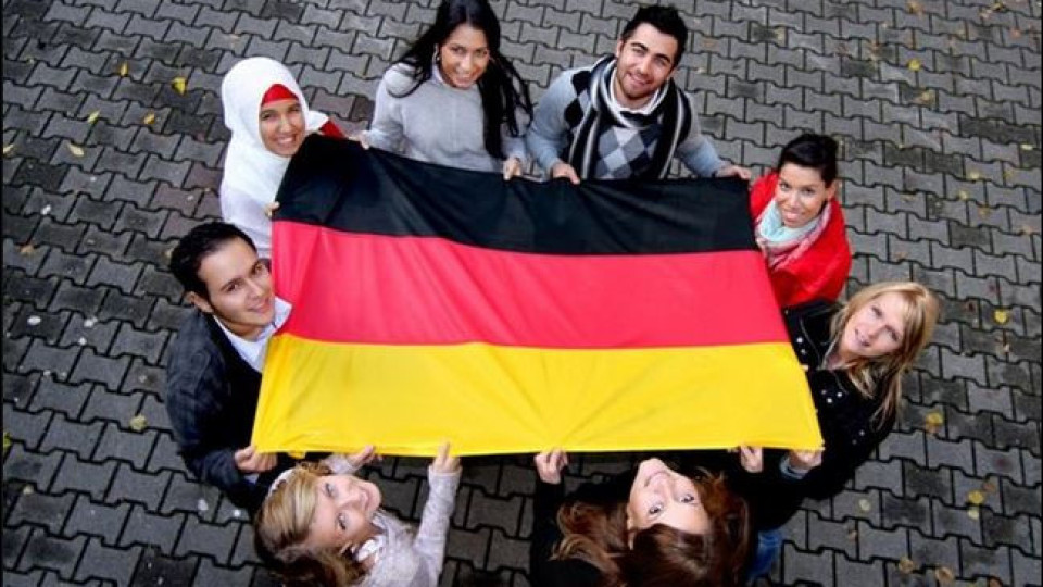 Германия остарява! Внасят имигранти от държавите извън ЕС