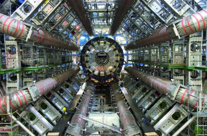 Уникално! Учени от ЦЕРН ще търсят контакт с нова вселена