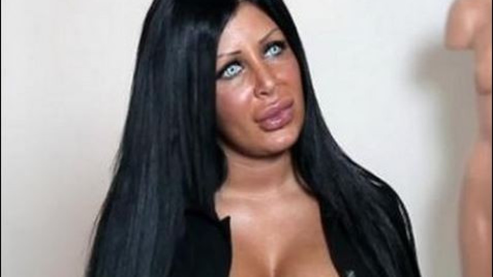 Силиконката Тияна Джуричич забърка чутовен скандал (Преби момиче заради Фейсбук профил)