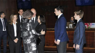 Кралицата на Испания на поклонението на княз Кардам